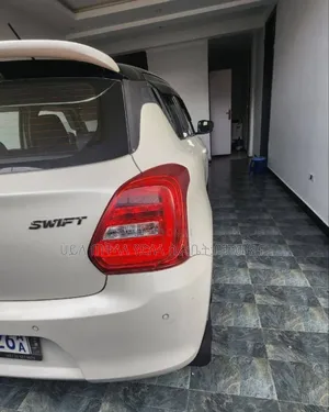 Suzuki Swift 2023 White