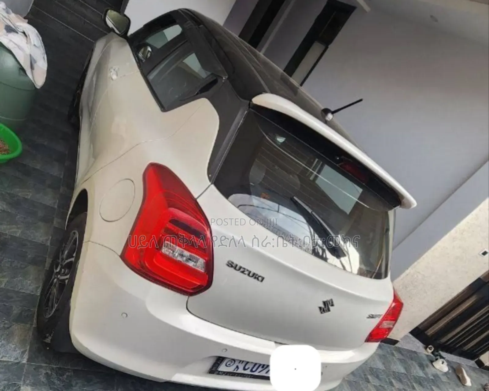 Suzuki Swift 2023 White