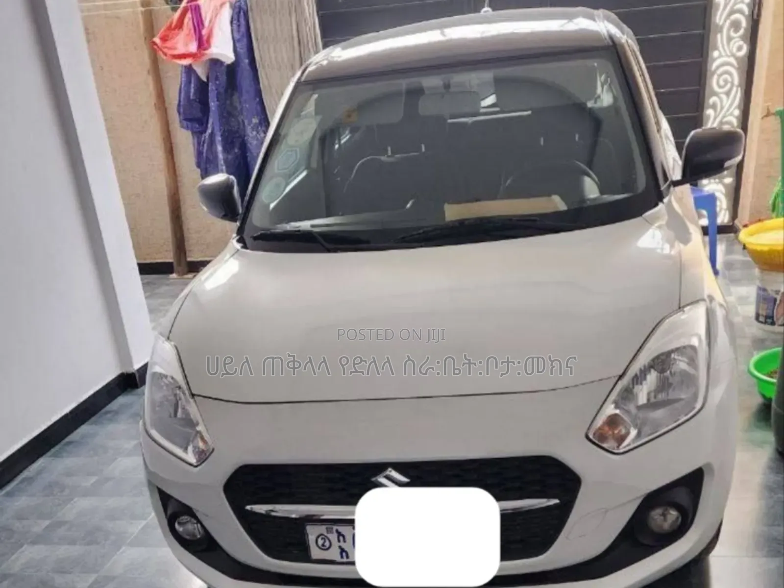 Suzuki Swift 2023 White
