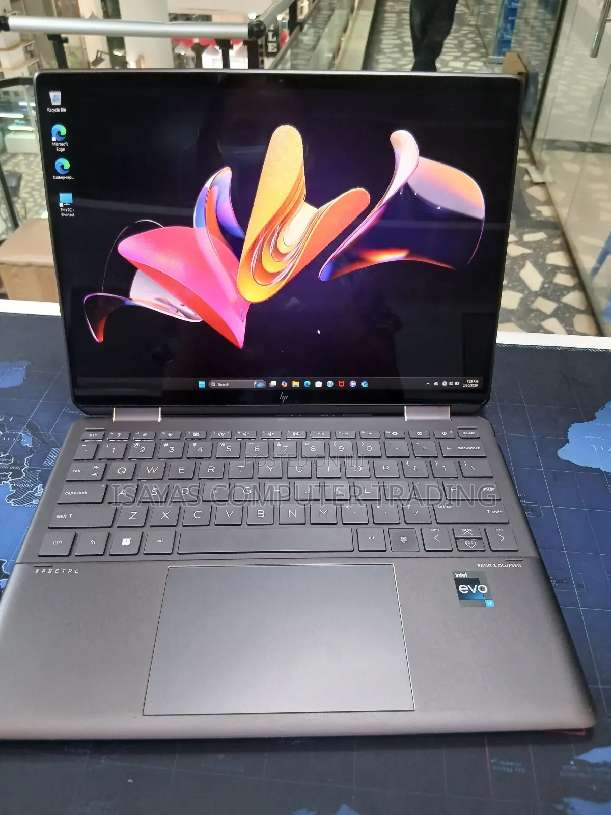 New Laptop HP Spectra 13 16GB Intel Core I7 SSD 1T