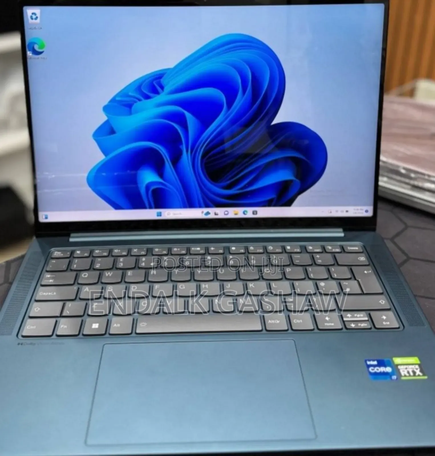 New Laptop Lenovo Yoga 7i 16GB Intel Core I7 SSD 1T