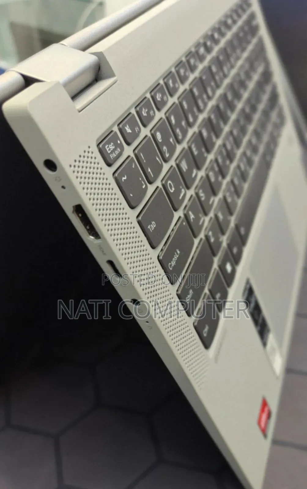 New Laptop Lenovo 8GB AMD Ryzen 5 SSD 512GB