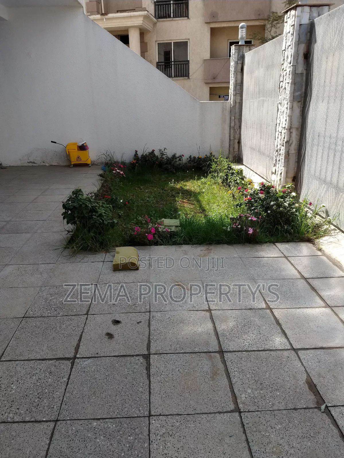 5bdrm House in Bole for sale