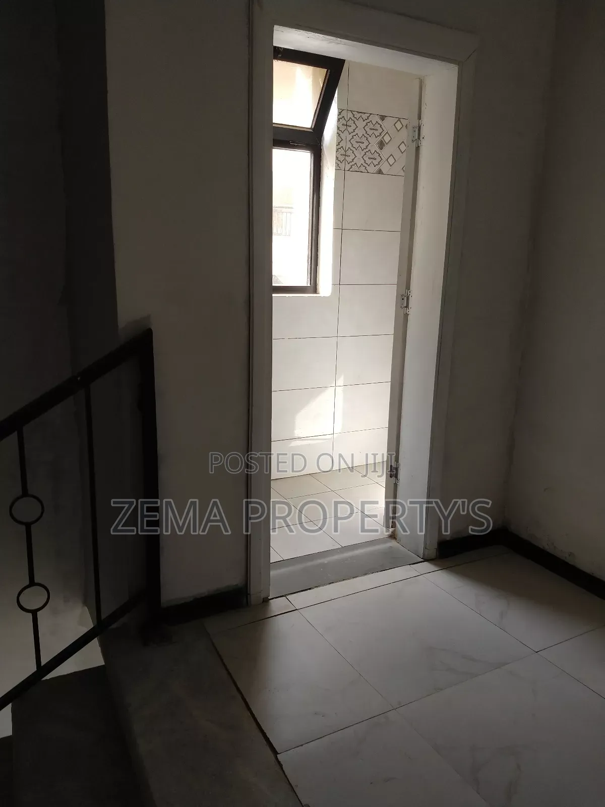5bdrm House in Bole for sale