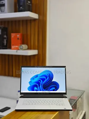 New Laptop Alienware Area-51m 16GB Intel Core I7 SSD 512GB