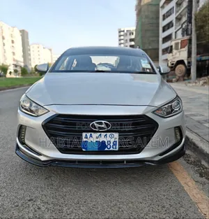 Hyundai Elantra 2016 Silver