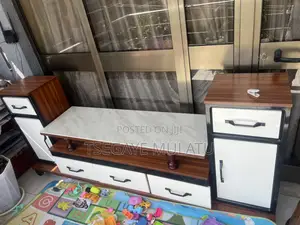 Tv Stand ምንም ጉዳት የሌለው ቅያሬ ተደርጎለት