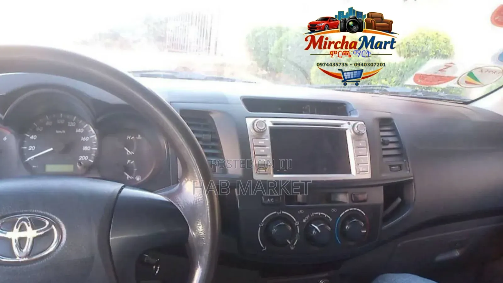 Toyota Hilux 2015 White