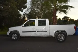 Toyota Hilux 2013 White