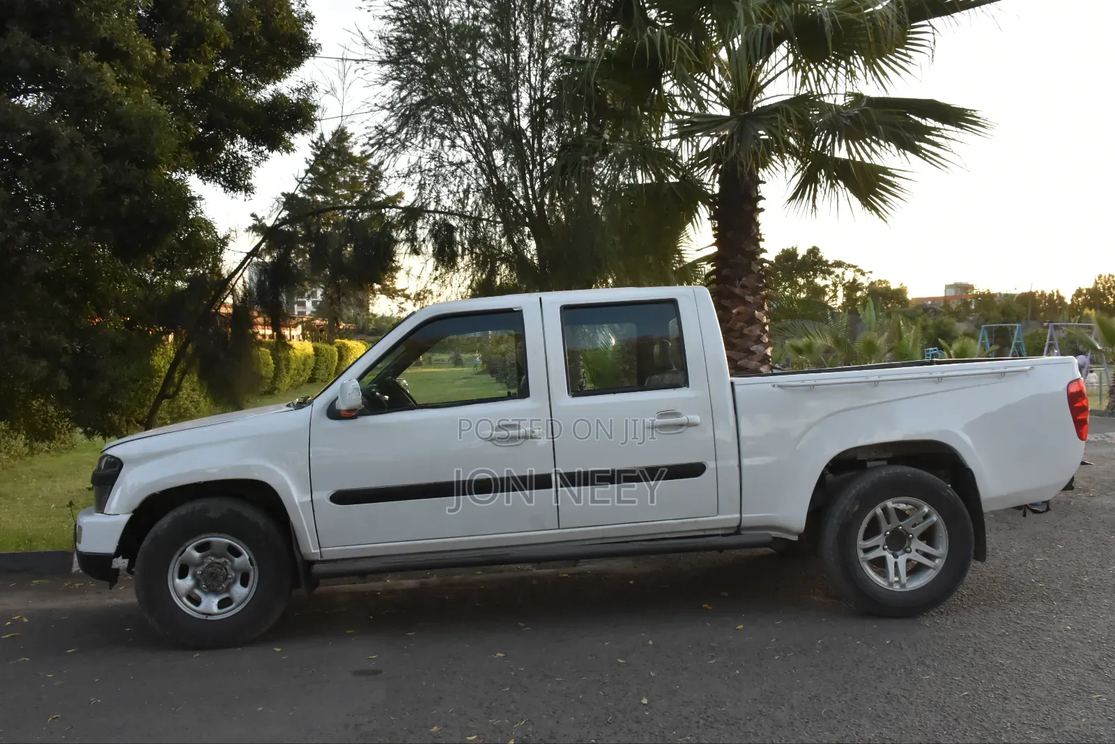 Toyota Hilux 2013 White