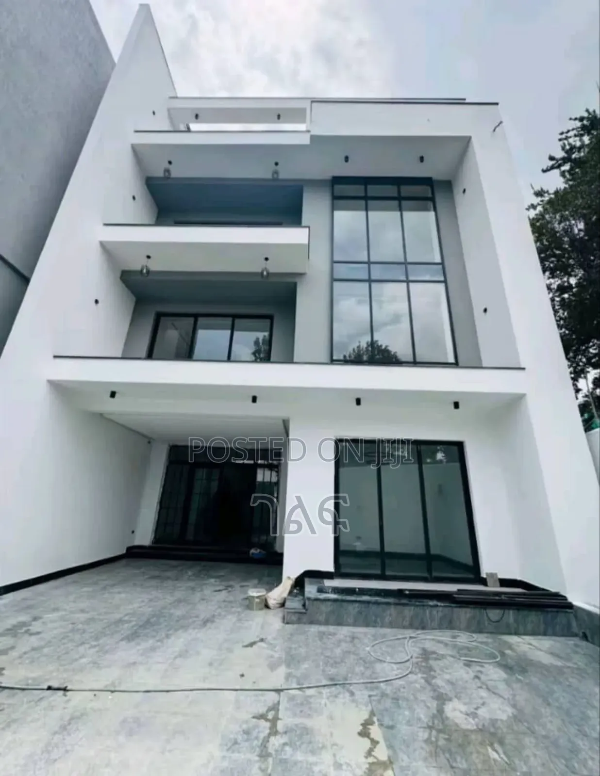 8bdrm House in ቅንጡ መኖሪያ ቤት መገናኛ አምቼ, Bole for sale