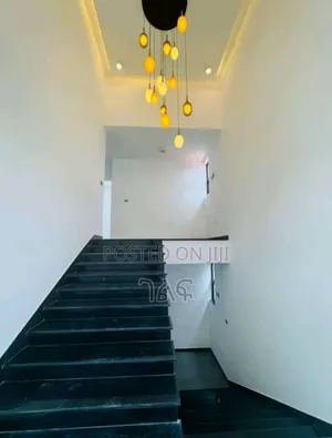 8bdrm House in ቅንጡ መኖሪያ ቤት መገናኛ አምቼ, Bole for sale