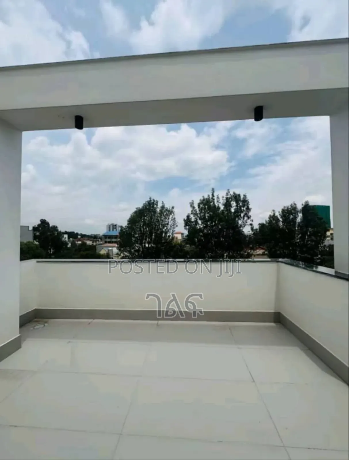 8bdrm House in ቅንጡ መኖሪያ ቤት መገናኛ አምቼ, Bole for sale