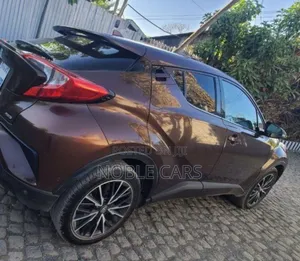 Toyota C-HR 2017 Brown