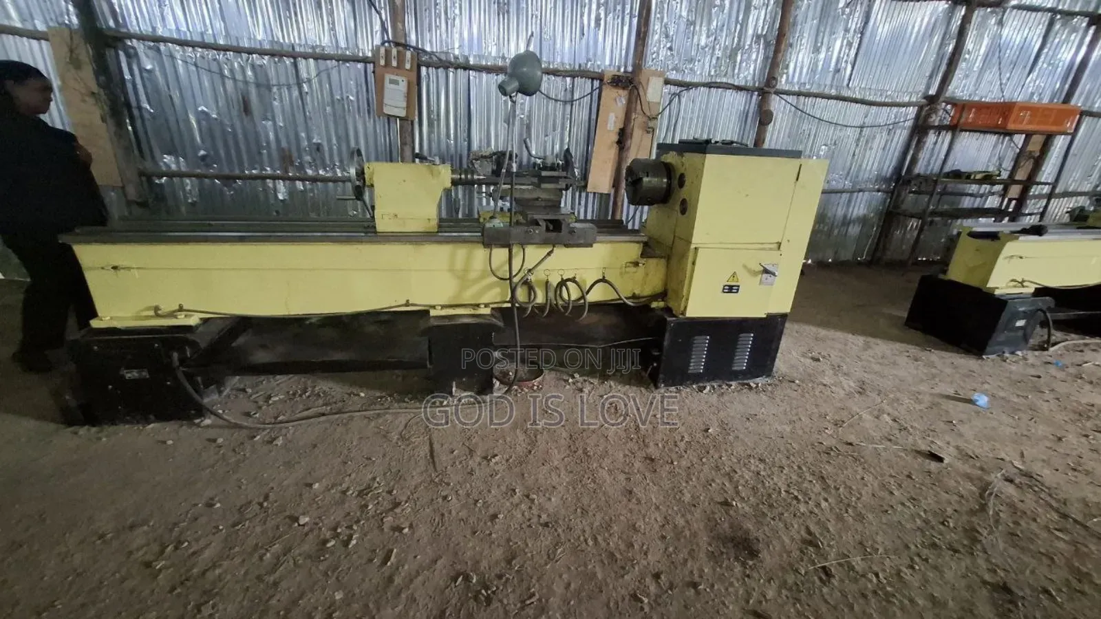 ሙሉ የቶርኖ ቤት ማሽኖች ሽያጭ ከ2 Lathe Machine