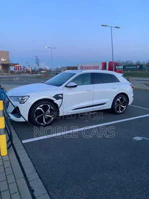 Audi Q4 e-tron 2023 White