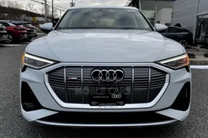 Audi Q4 e-tron 2023 White