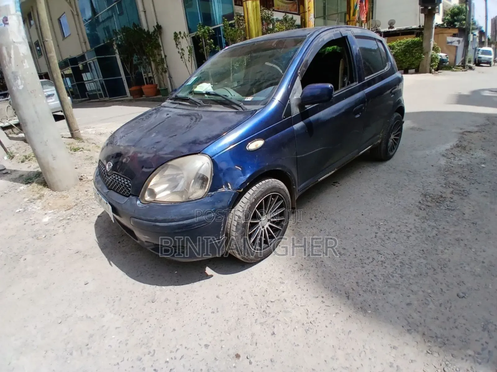 Toyota Vitz 2004 Blue