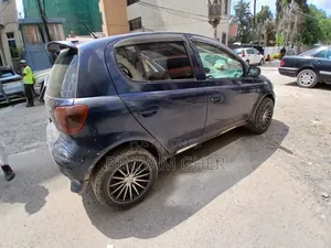 Toyota Vitz 2004 Blue
