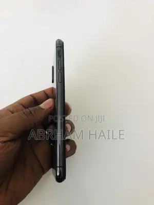 Apple iPhone X 64 GB Black