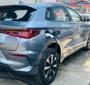 New BYD E2 43 kWh 94 hp FWD 2025 Gray