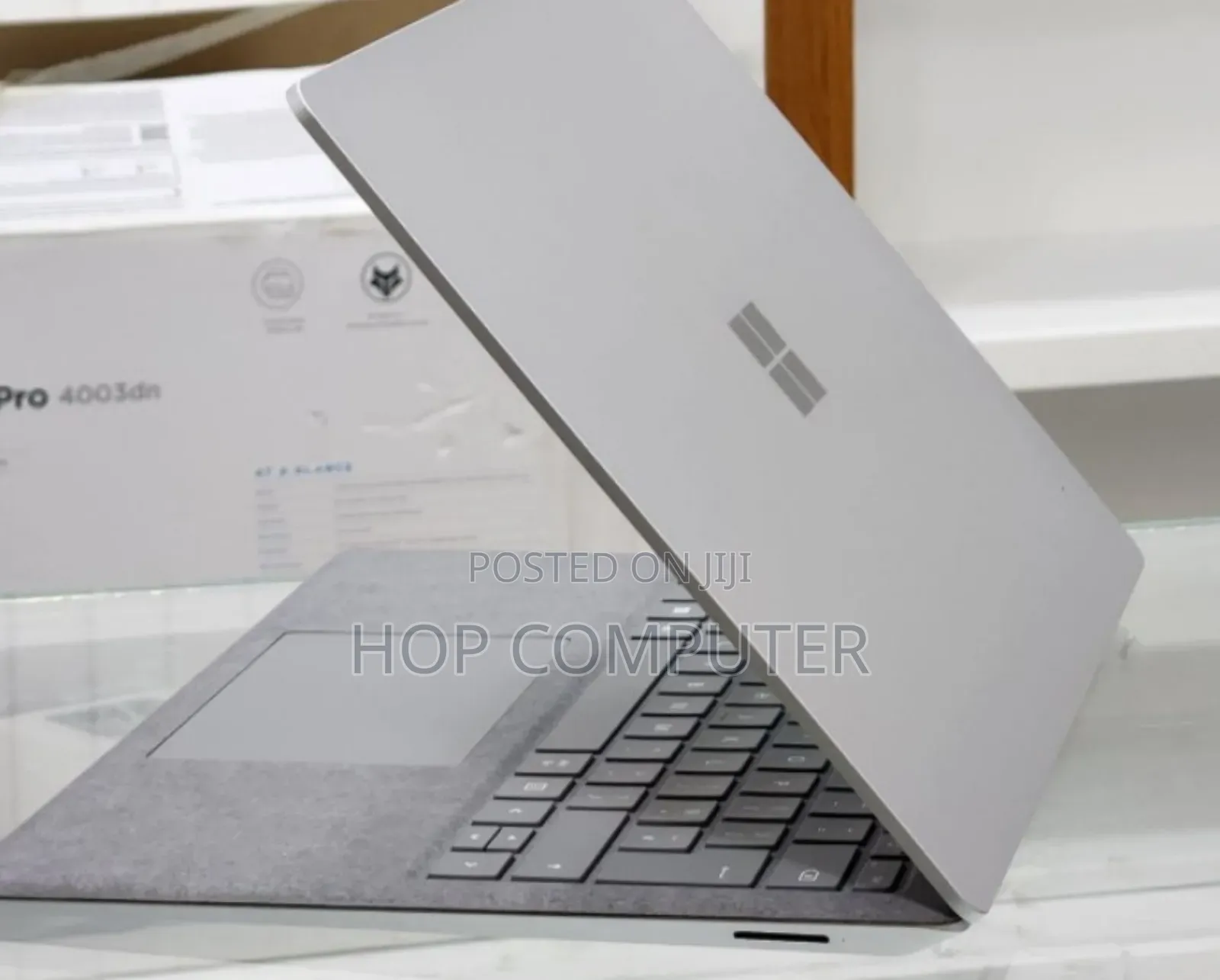 New Laptop Microsoft Surface 16GB Intel Core i7 SSD 256GB
