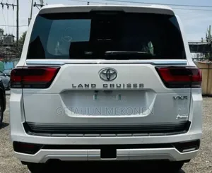 Toyota Land Cruiser 2022 White