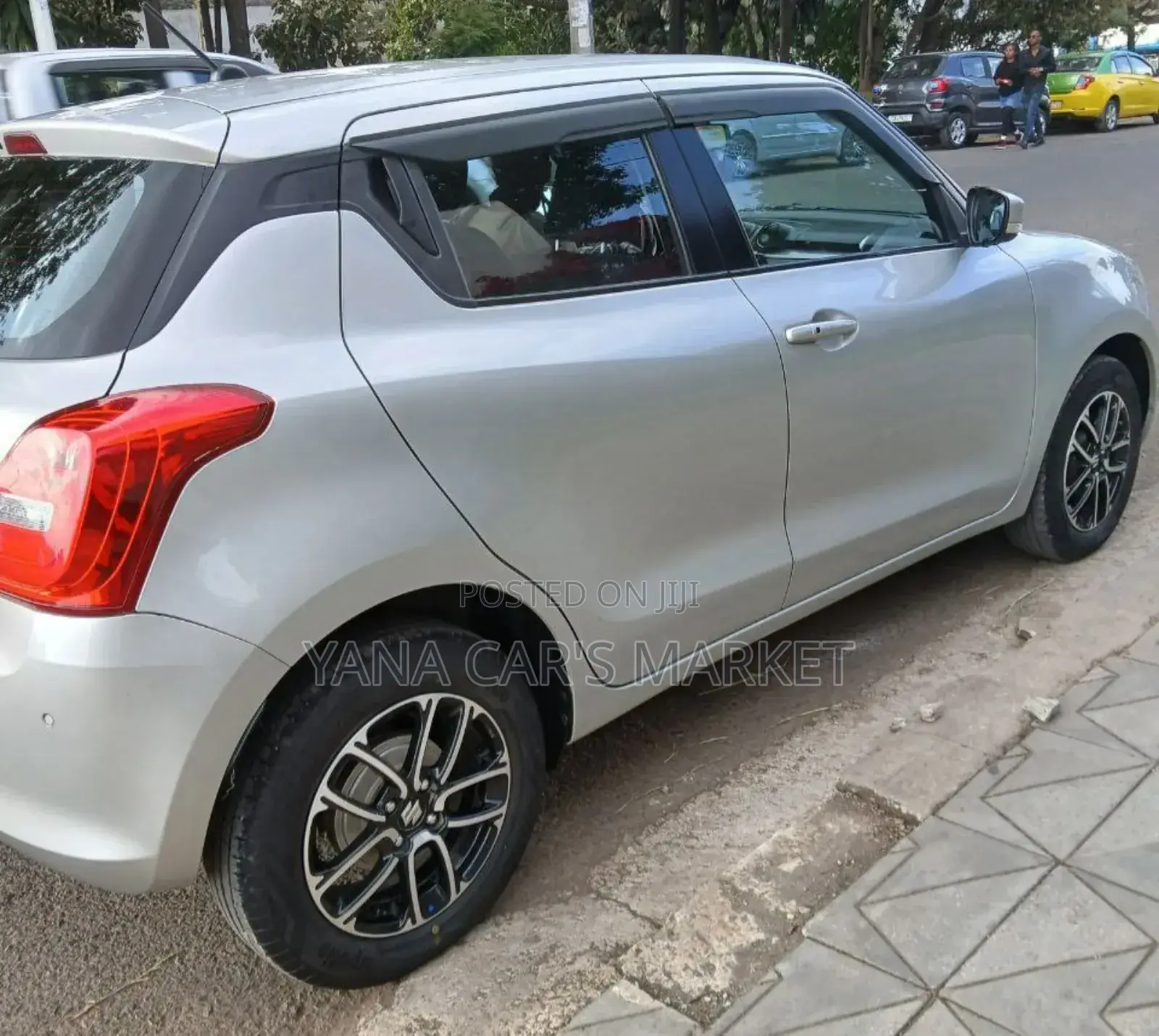 Suzuki Swift 2022 Silver