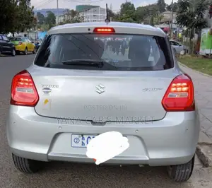 Suzuki Swift 2022 Silver