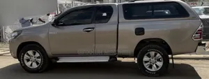 Toyota Hilux 2020 Gold