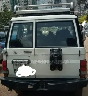 Toyota Land Cruiser 2015 White