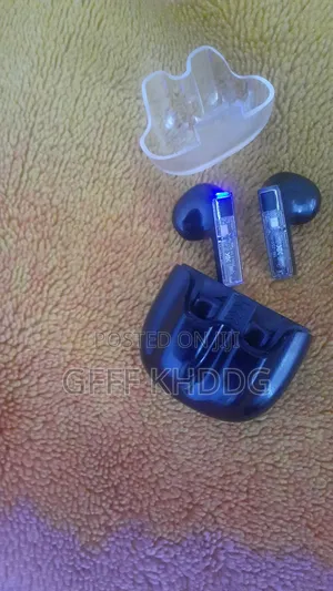 Moxmo Ear Buds
