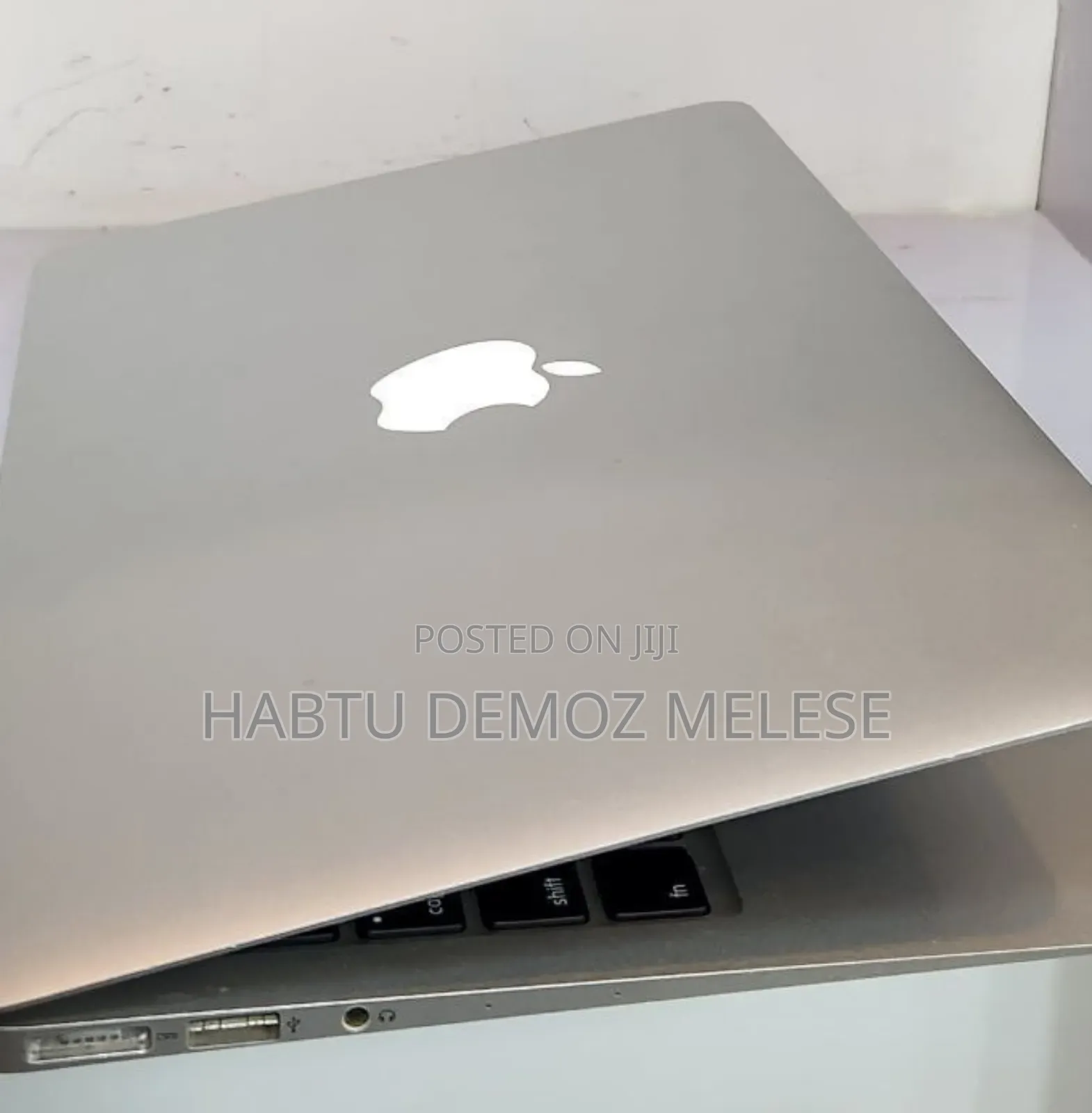 New Laptop Apple MacBook Air 2020 M1 4GB Intel Core I5 SSD 128GB