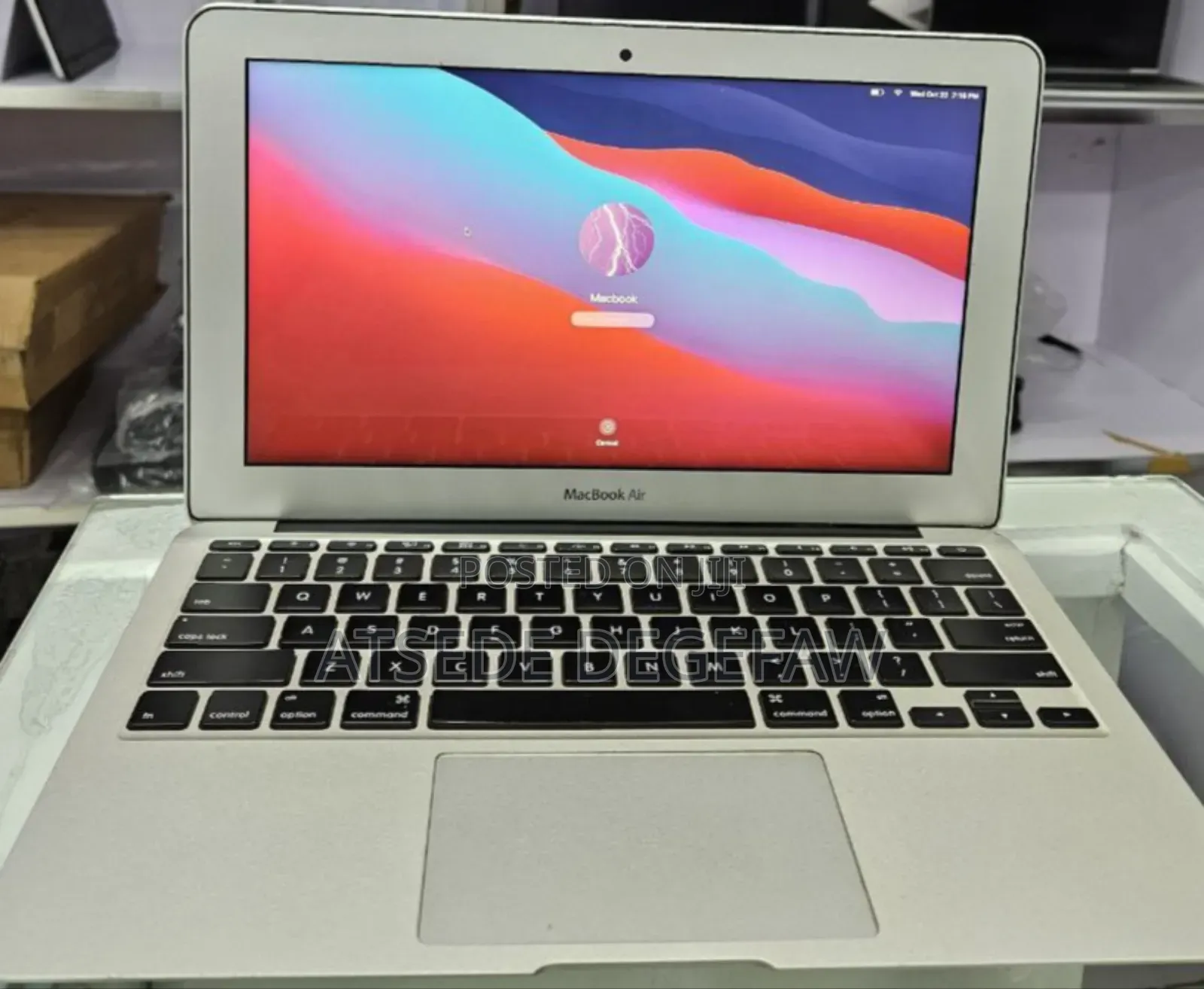 New Laptop Apple MacBook 2015 8GB Intel Core I5 SSD 128GB