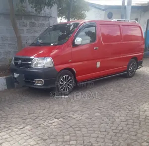 Toyota HiAce 2011 Red