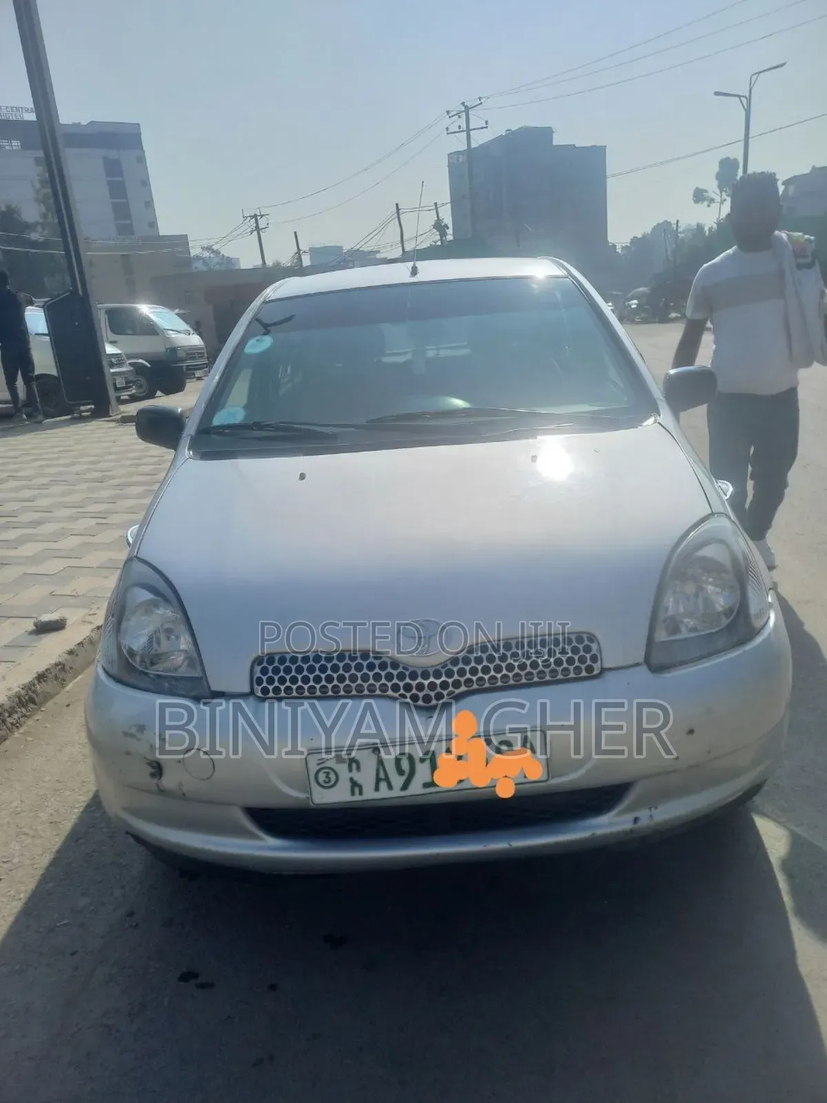 Toyota Vitz 2001 Silver