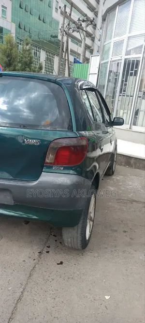 Toyota Vitz 2002 Green