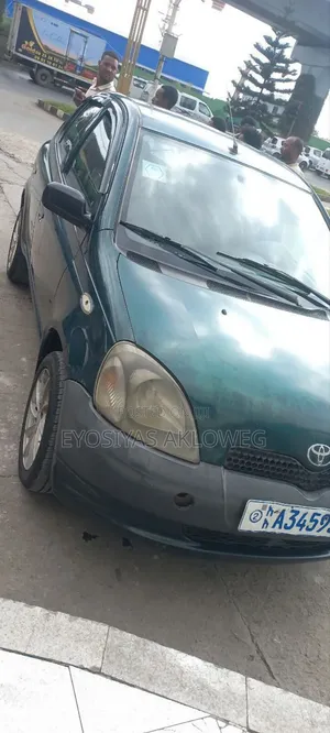 Toyota Vitz 2002 Green