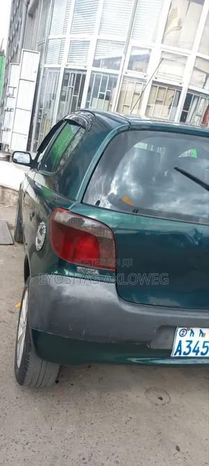 Toyota Vitz 2002 Green