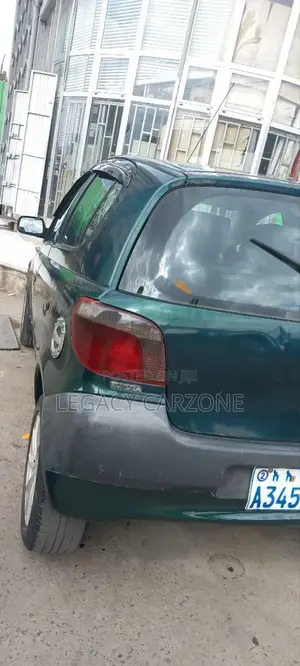 Toyota Vitz 2002 Green