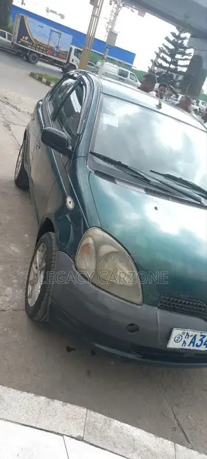 Toyota Vitz 2002 Green