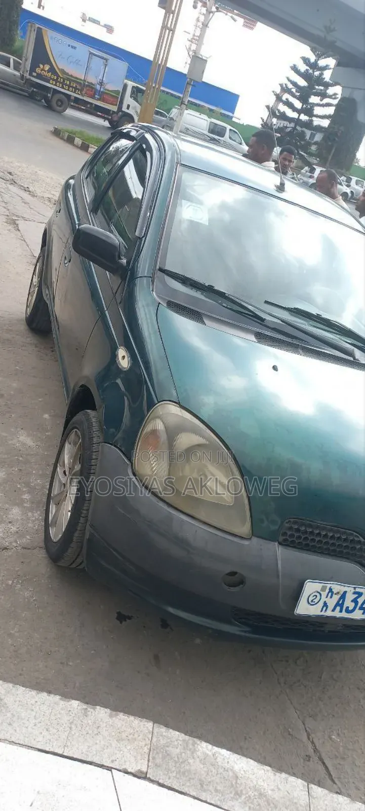 Toyota Vitz 2002 Green