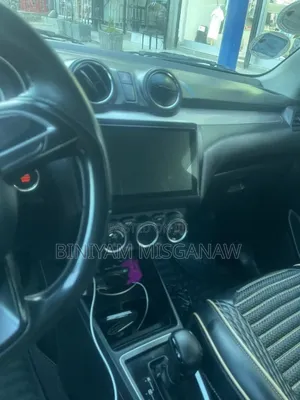 Suzuki Swift 2023 Red