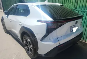 Toyota bZ4X 2023 White