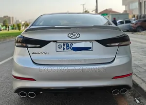Hyundai Elantra 2016 Silver