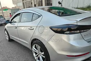 Hyundai Elantra 2016 Silver