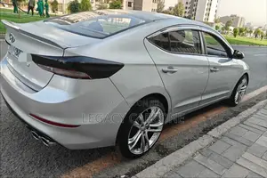 Hyundai Elantra 2016 Silver