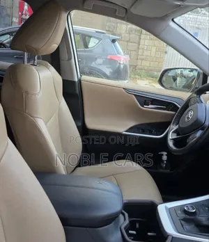 Toyota RAV4 2023 White