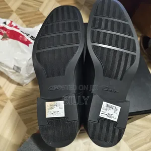 Clarks Tilden Plain Men's Oxford Shoe In Black Leather. Original