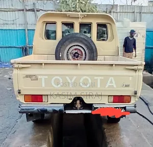 Toyota Land Cruiser 4.5 V8 GXR 2020 Beige